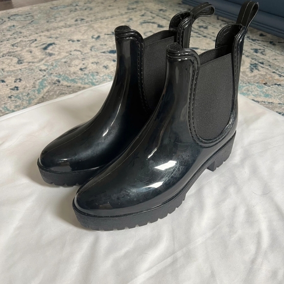 Shiny Black Rain Boots - Picture 3 of 4